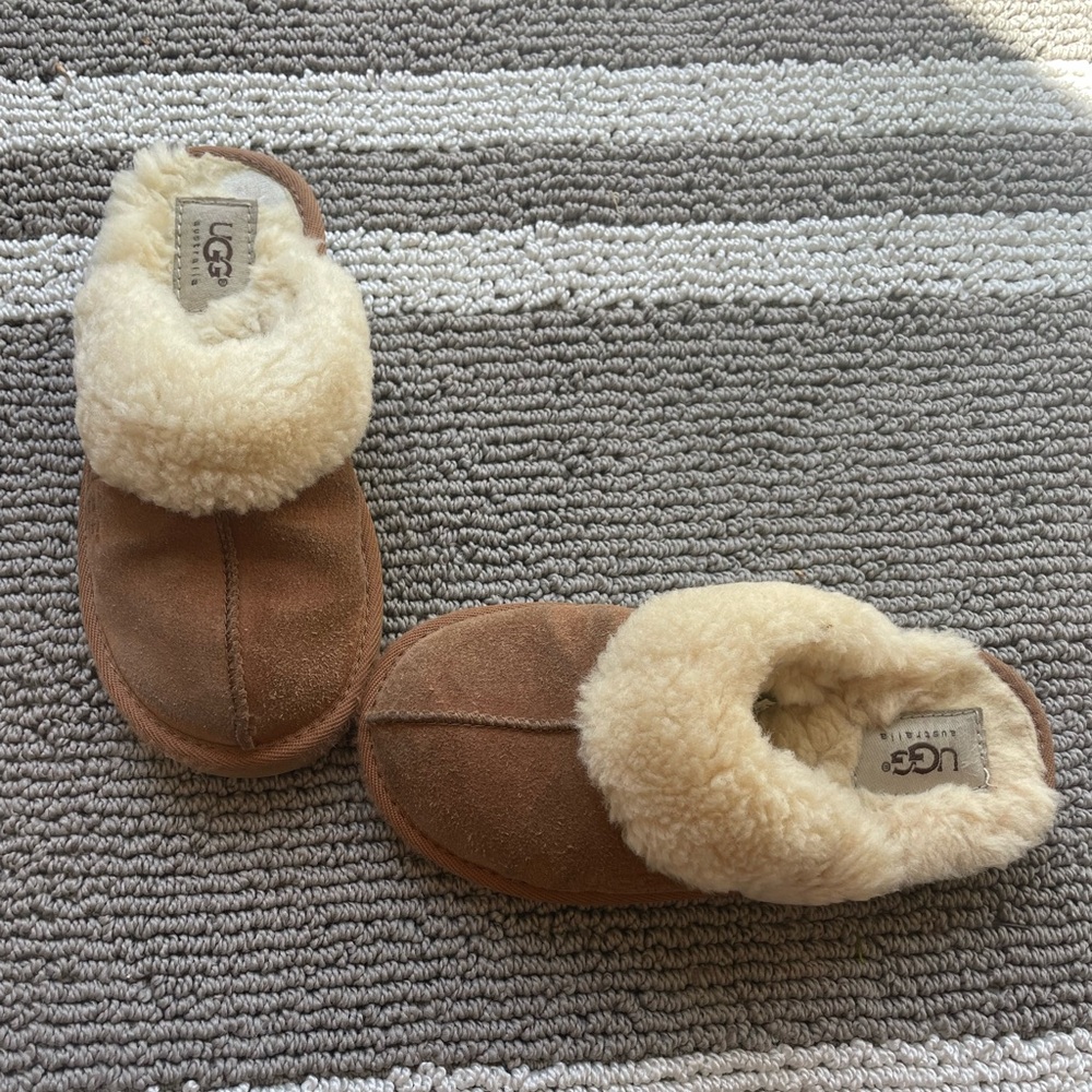 Kids ugg slippers